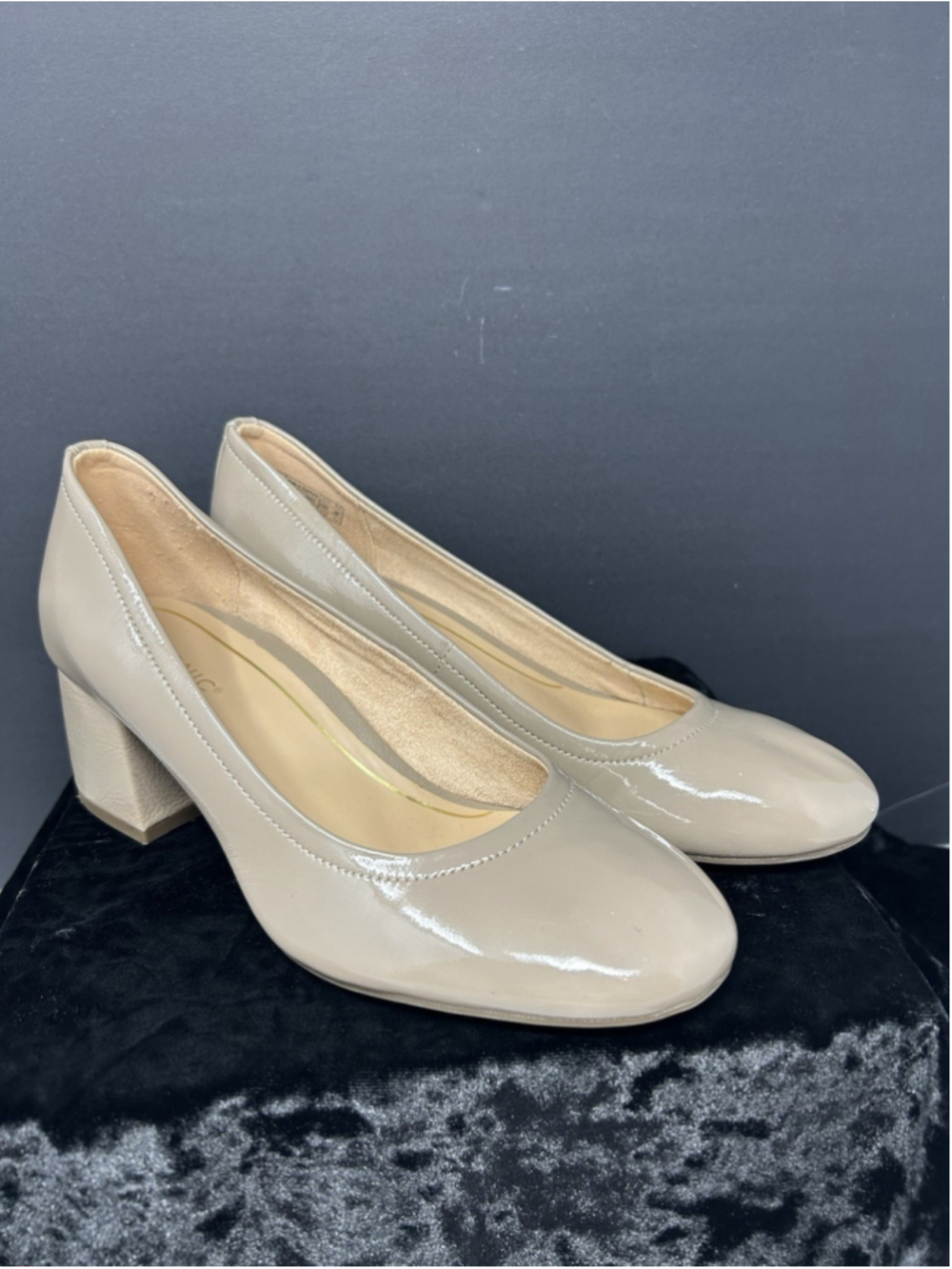 VIONIC Carmel Heels Camel Nappa Leather Chunky Nude Block Heel Pumps 8.5 Wide
